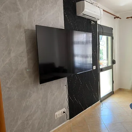 Simple Mali I Robit Appartement Golem (Tirana)